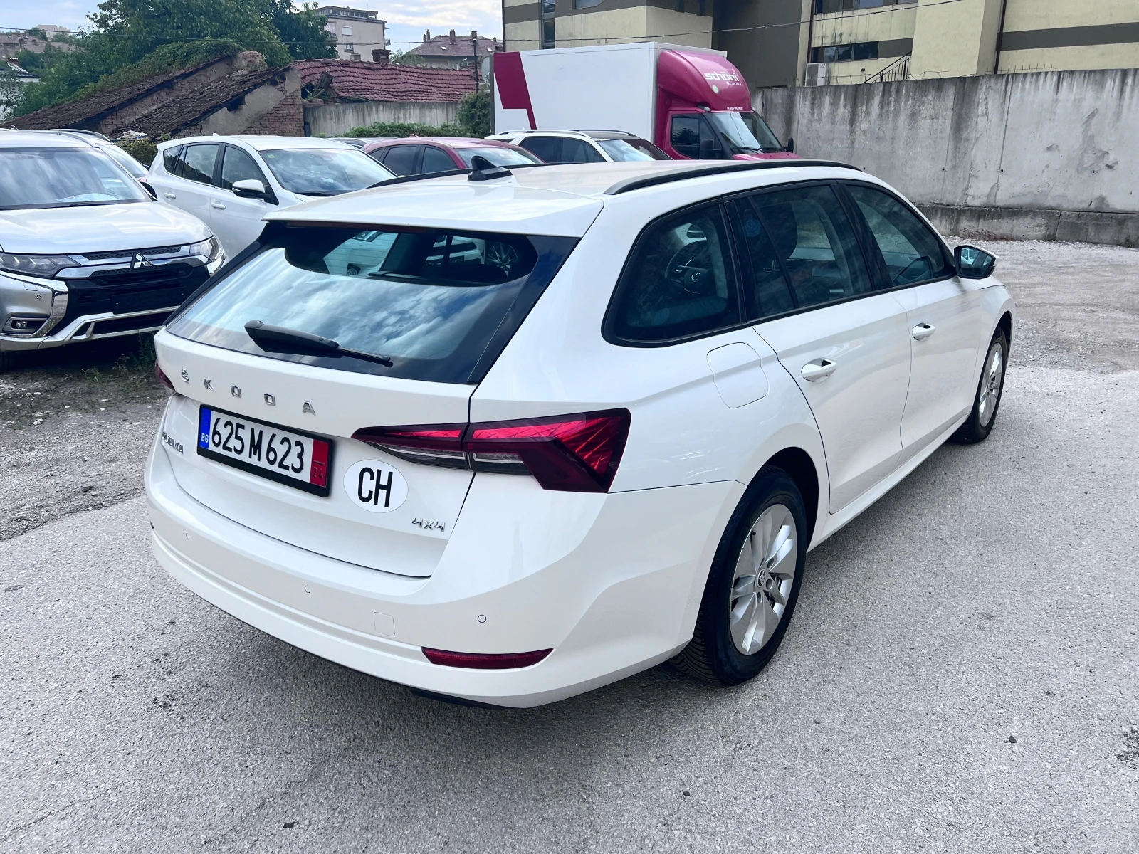 Skoda Octavia 2.0 tdi 4X4 - изображение 3