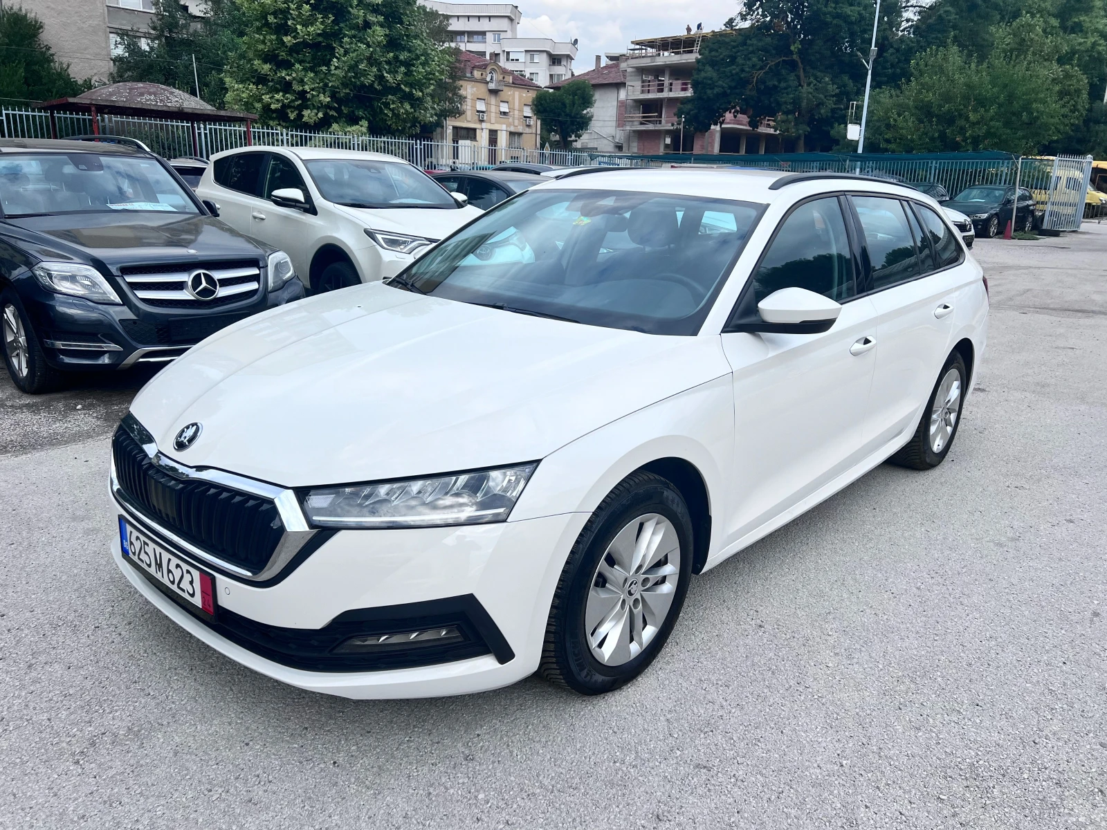 Skoda Octavia 2.0 tdi 4X4 - изображение 7