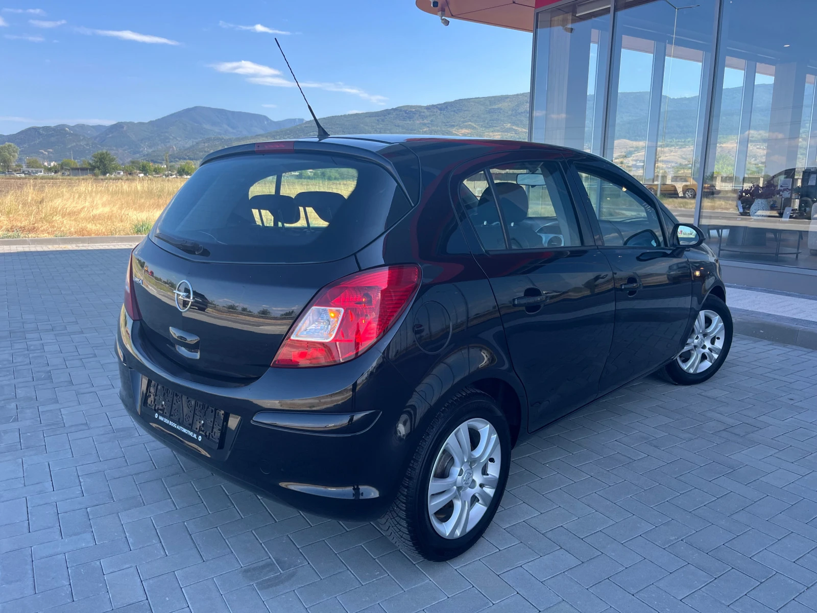 Opel Corsa 1.2 автоматик/климатик - изображение 6