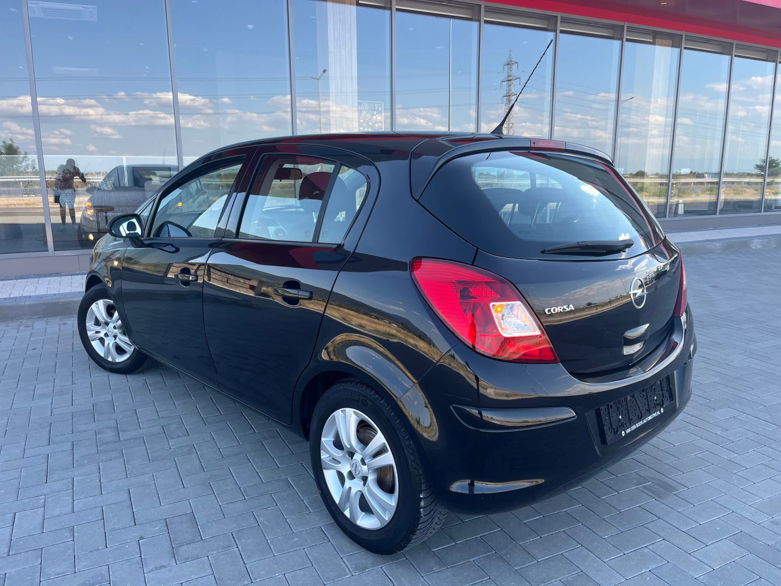 Opel Corsa 1.2 автоматик/климатик - изображение 4