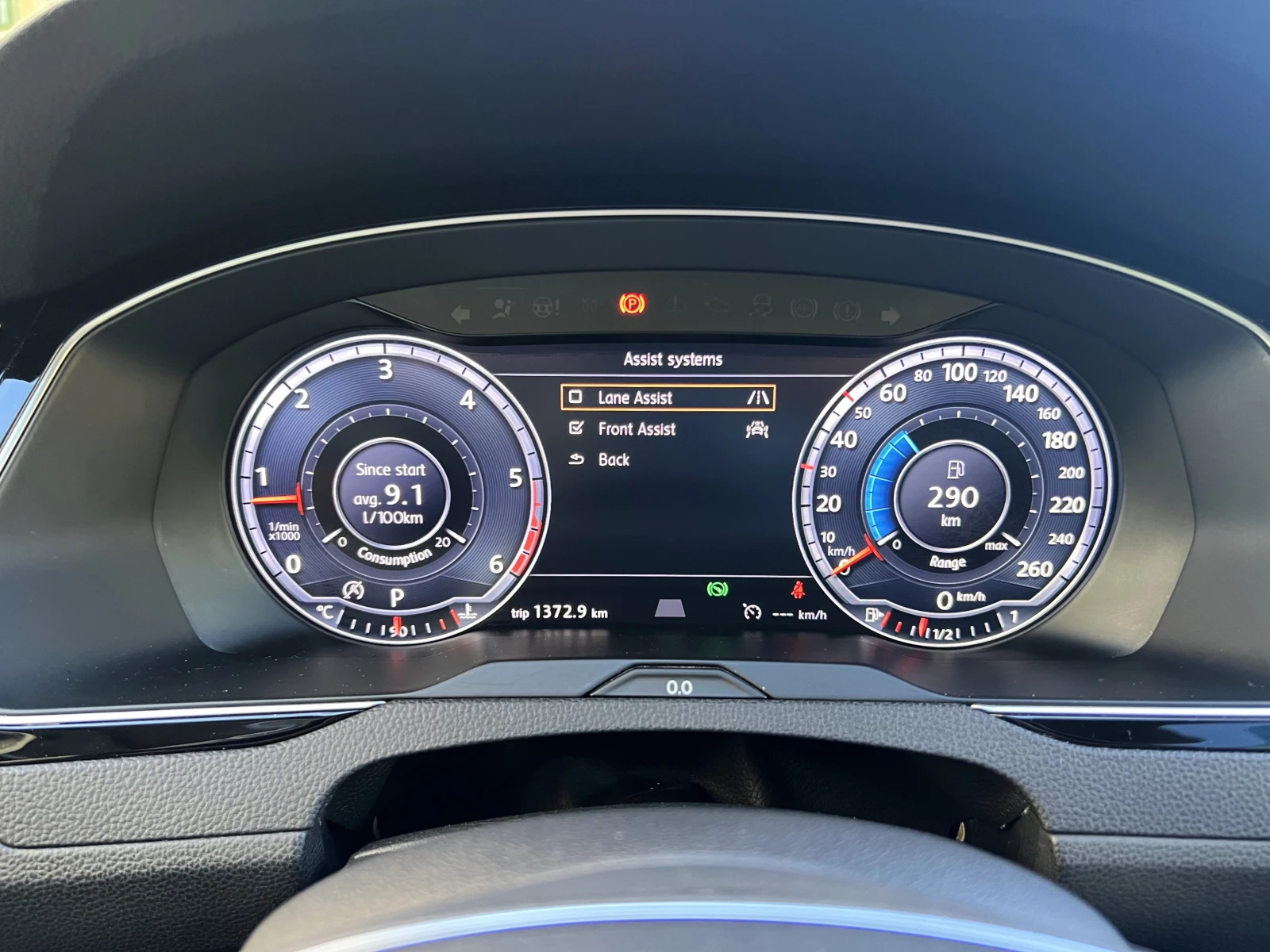 VW Passat 2.0TDI/Highline/VIRTUAL COCKPIT/CAM/PANO/LANE ASSI | Mobile.bg   11