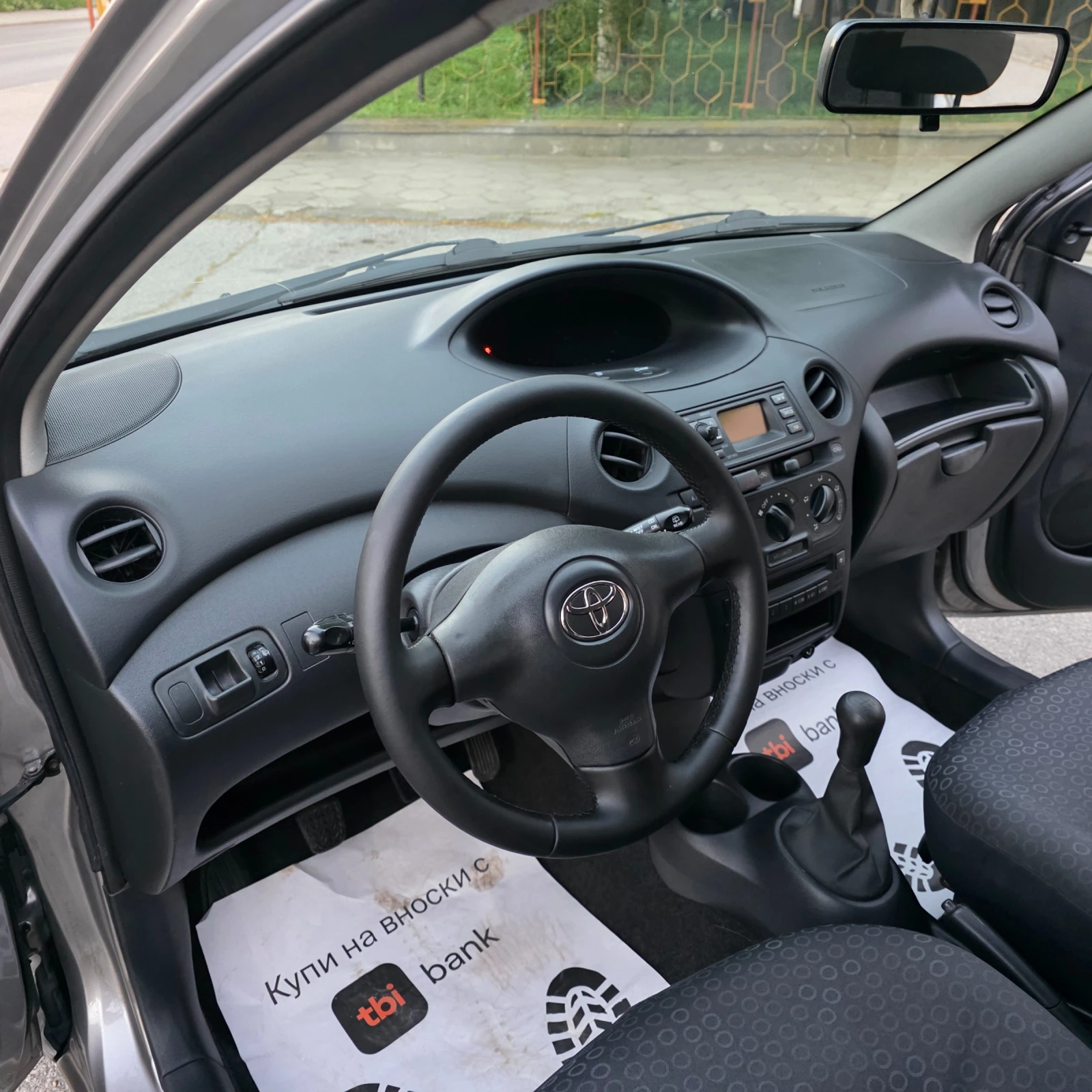 Toyota Yaris 1.0 VVT-I  - изображение 8