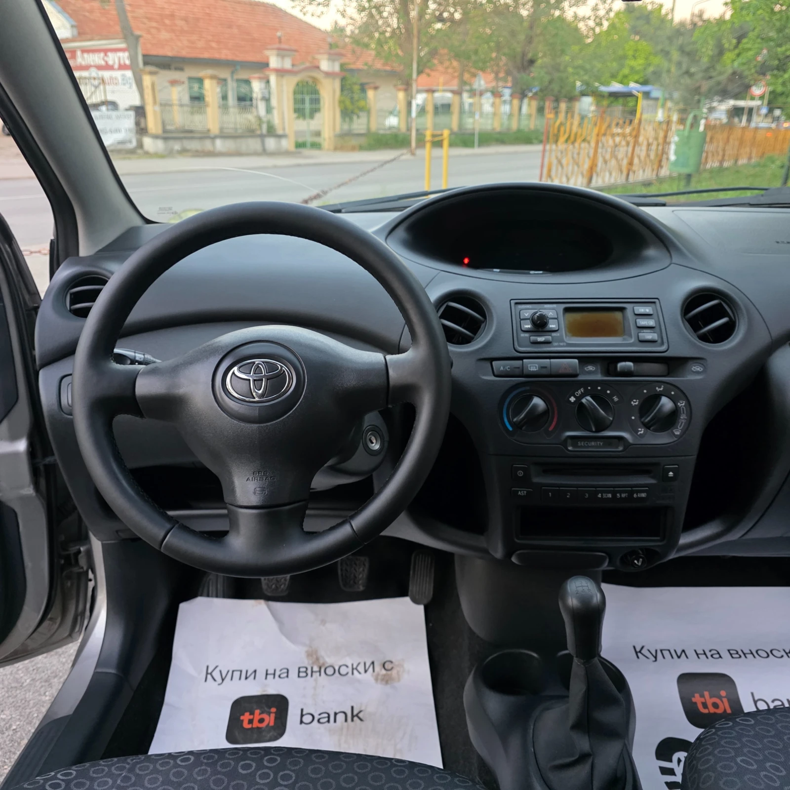 Toyota Yaris 1.0 VVT-I  - изображение 3