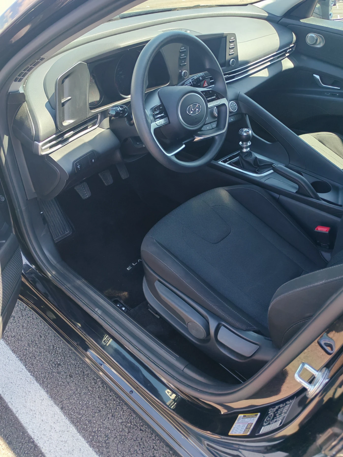 Hyundai Elantra 2.0  бензин  - изображение 9