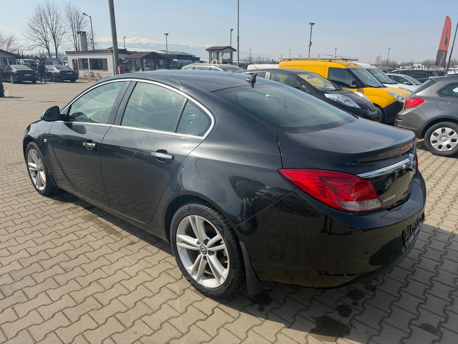 Opel Insignia 2.0CDTI NAVI/KOJA EURO 5, снимка 8 - Автомобили и джипове - 53510371