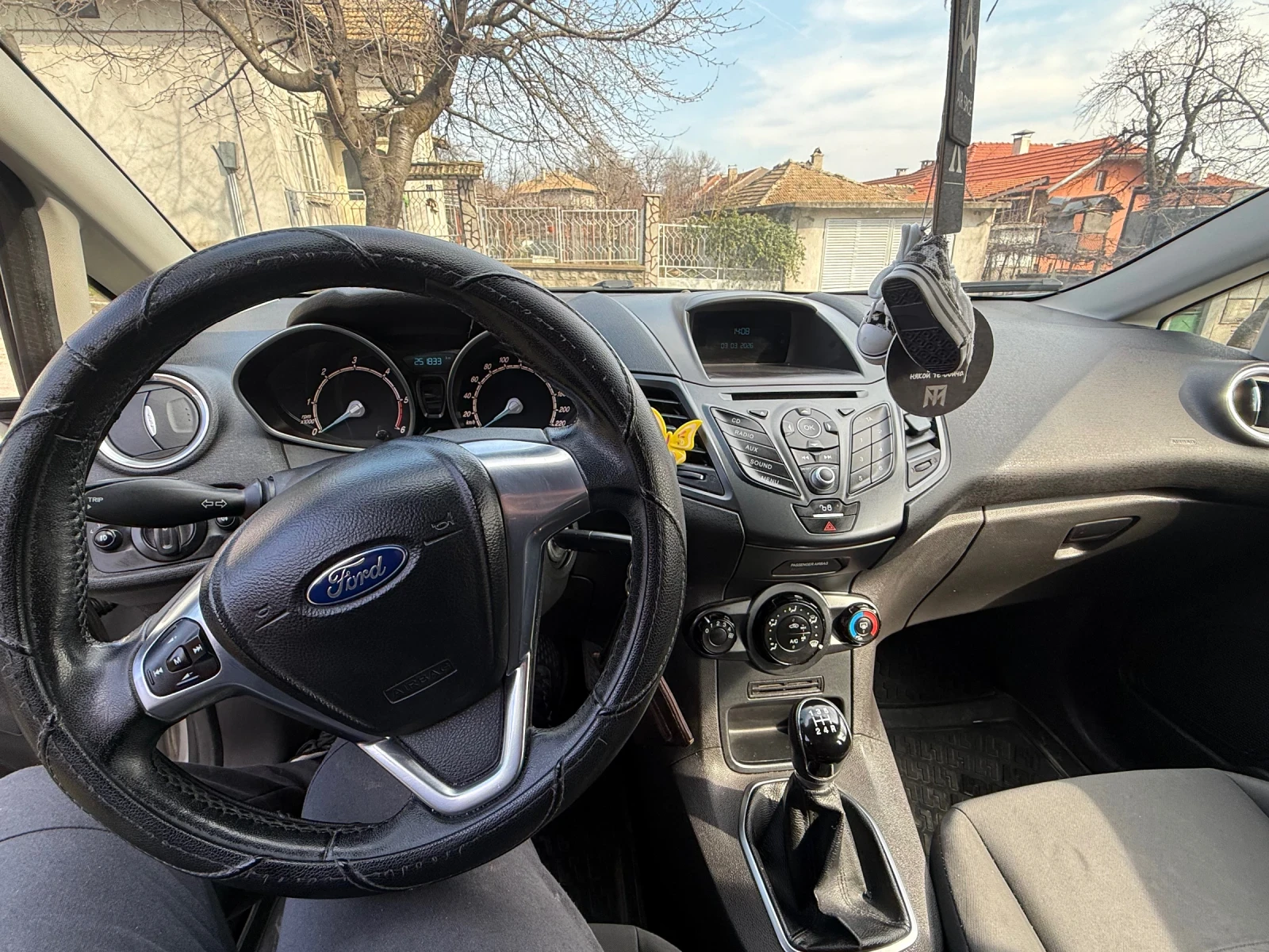 Ford Fiesta 1.5 tdci, снимка 5 - Автомобили и джипове - 53739788