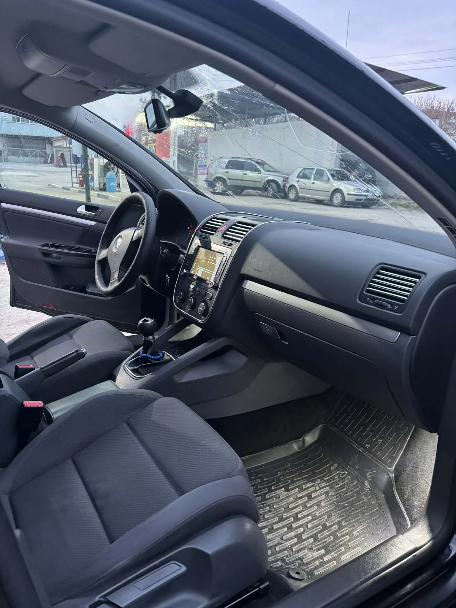 VW Golf 1.9 TDI, снимка 7 - Автомобили и джипове - 53928482