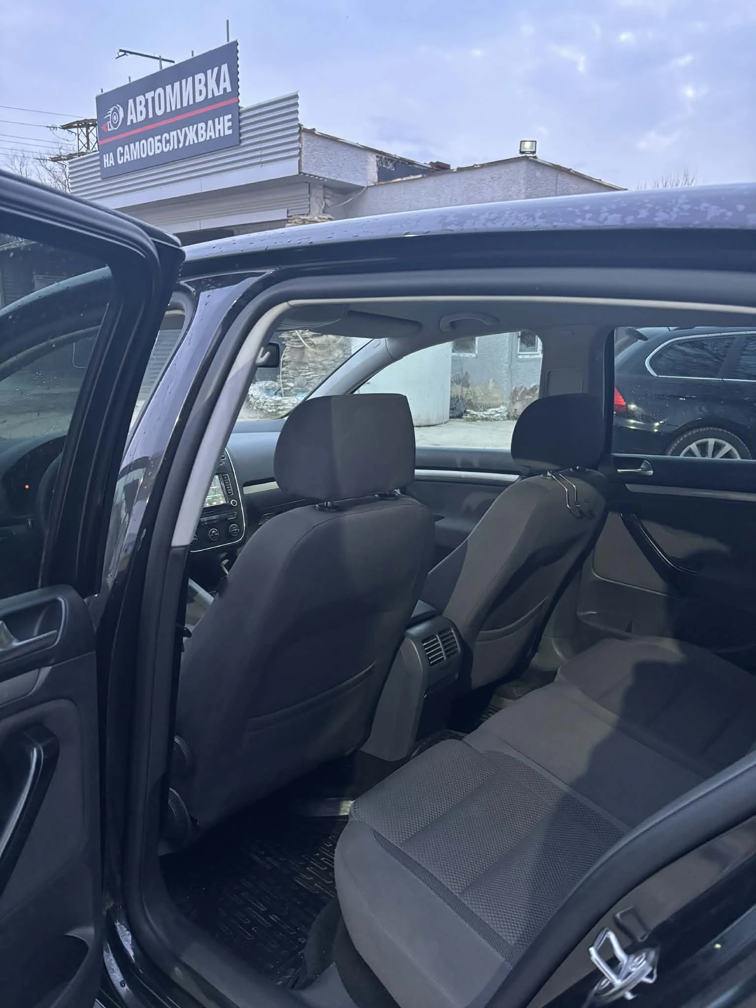 VW Golf 1.9 TDI, снимка 8 - Автомобили и джипове - 53928482