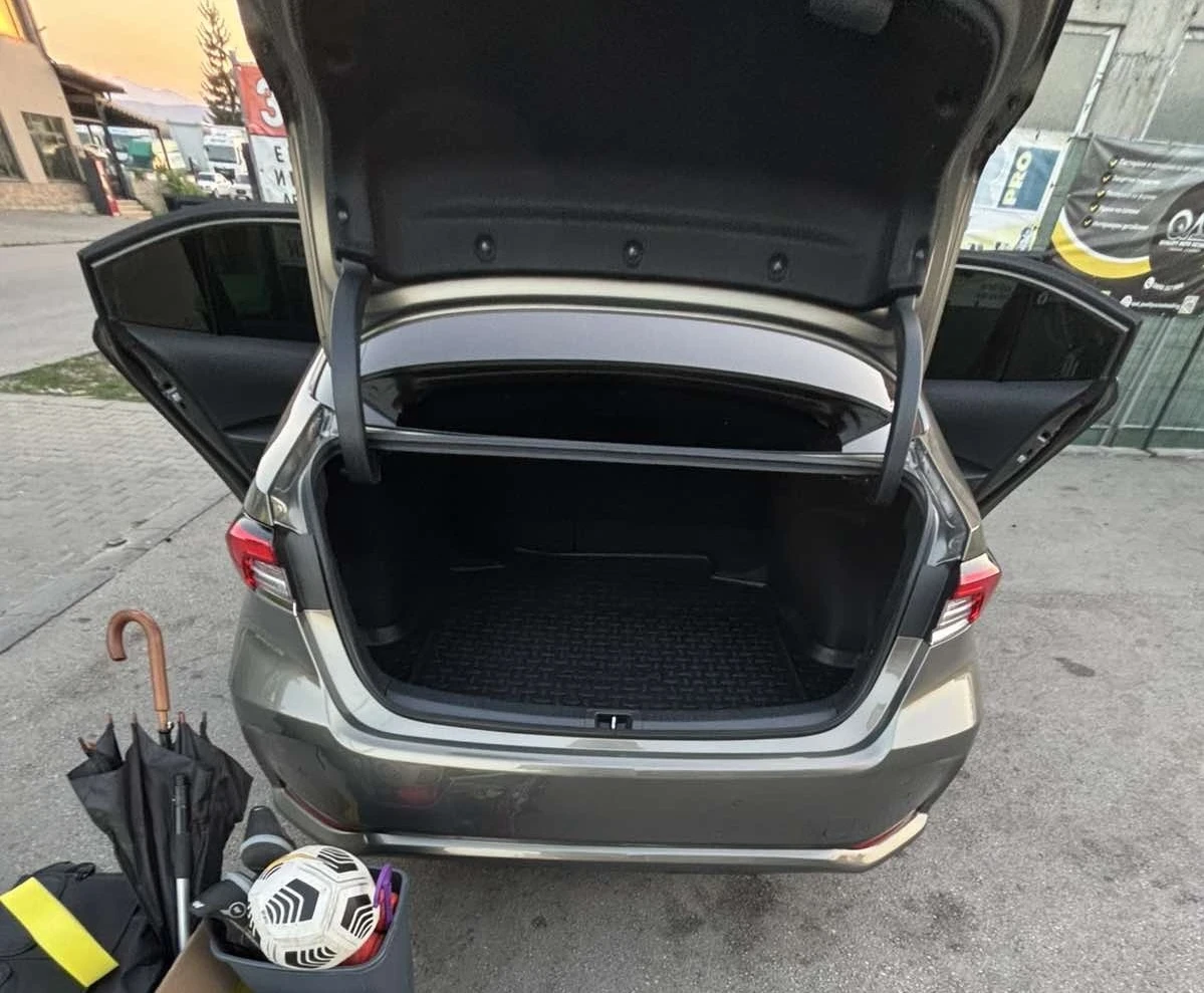 Toyota Corolla 1.6 LUXURY , снимка 12 - Автомобили и джипове - 54020969