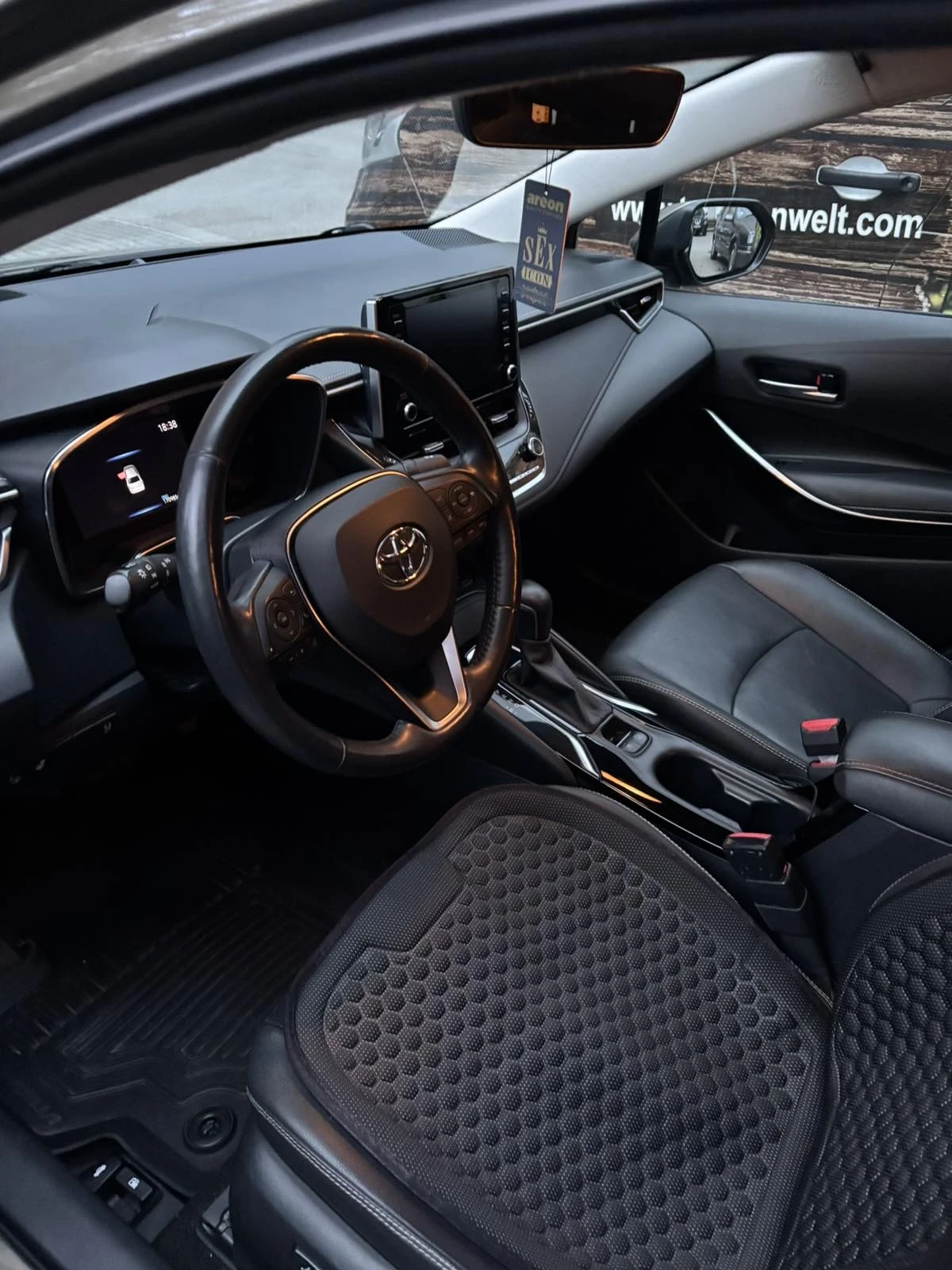 Toyota Corolla 1.6 LUXURY , снимка 7 - Автомобили и джипове - 54020969