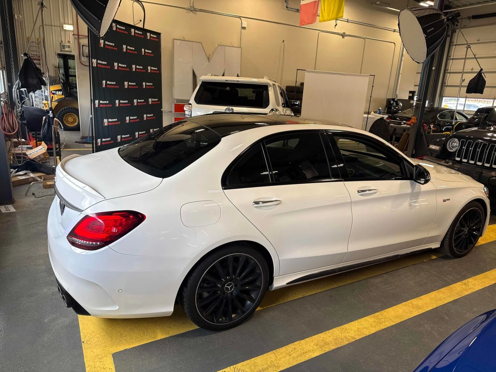 Mercedes-Benz C 43 AMG 4matic * Sedan* Burmester * АвтоКредит* ЦЕНА ДО БГ, снимка 4 - Автомобили и джипове - 54156759