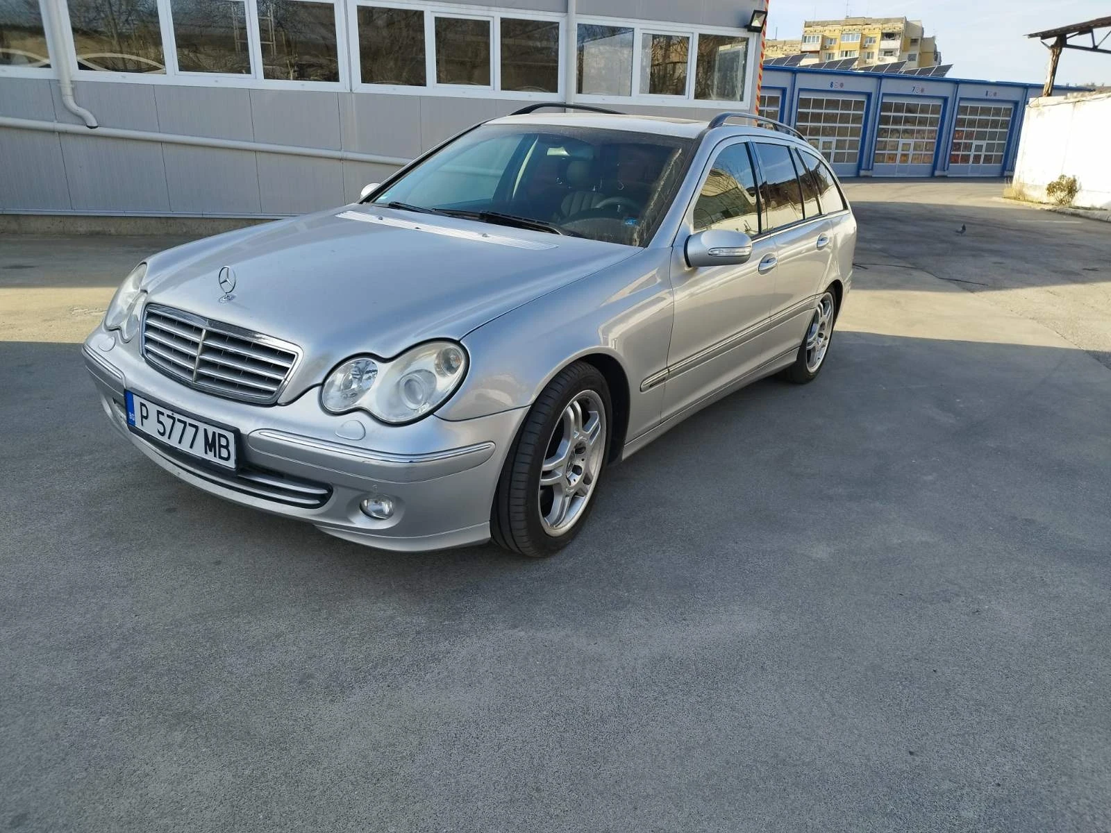 Mercedes-Benz C 320, снимка 8 - Автомобили и джипове - 54339904