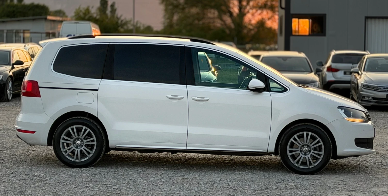 VW Sharan 2.0TDi 140к.с * Климатроник* * Face-Lift* , снимка 8 - Автомобили и джипове - 54459407