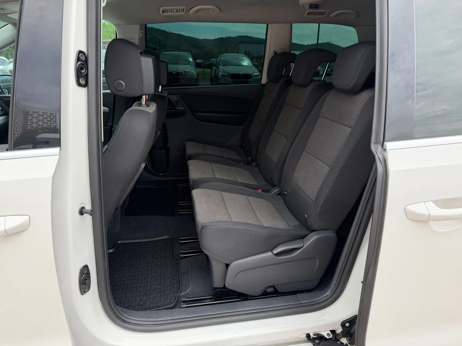 VW Sharan 2.0TDi 140к.с * Климатроник* * Face-Lift* , снимка 14 - Автомобили и джипове - 54459407
