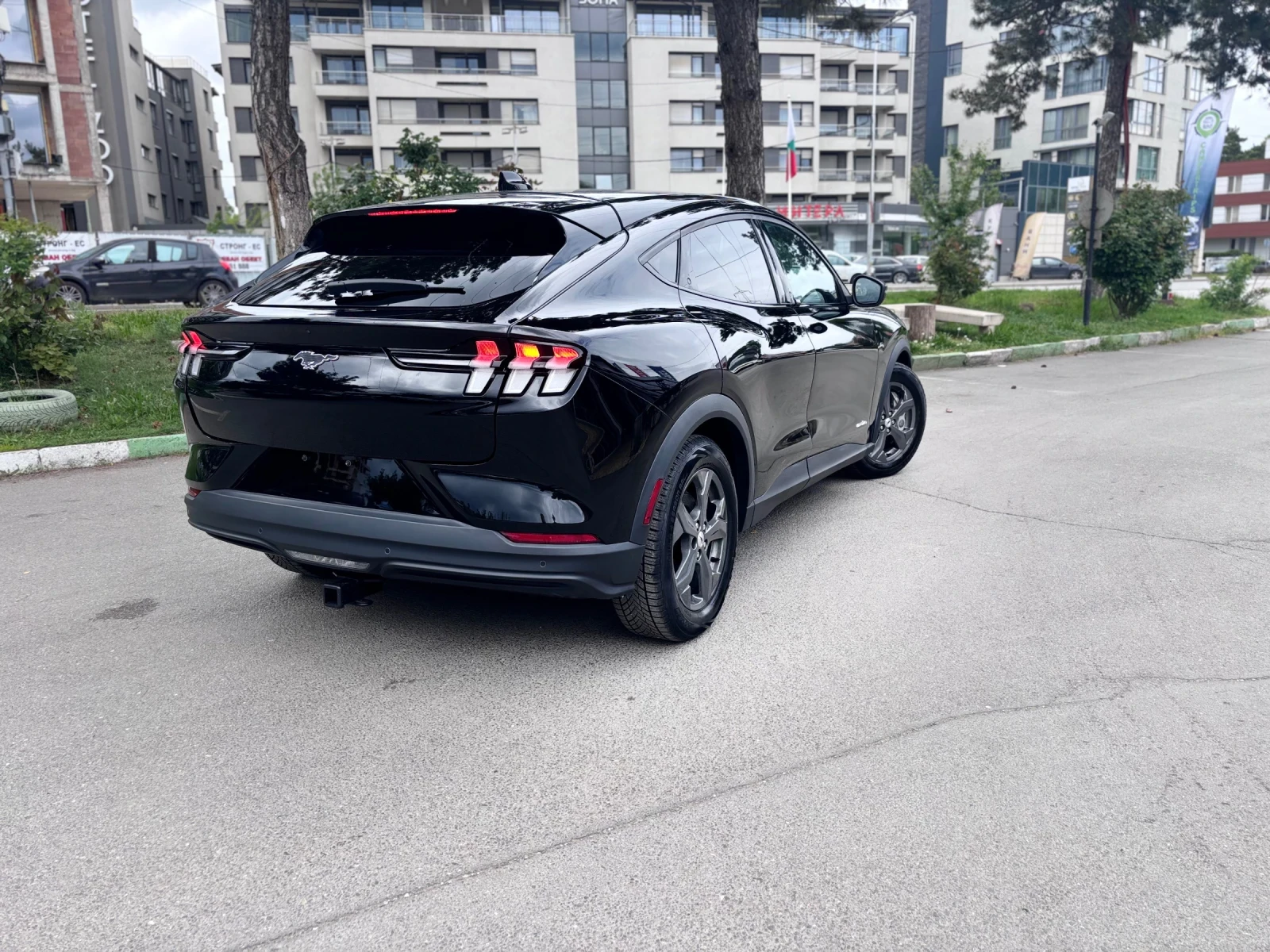 Ford Mustang Mach-E AWD, снимка 3 - Автомобили и джипове - 54487937