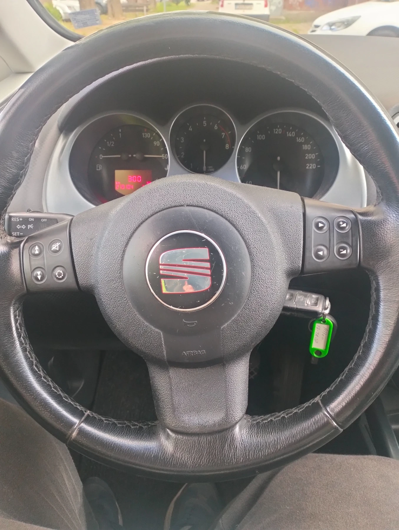 Seat Altea 1.6, снимка 9 - Автомобили и джипове - 54682076
