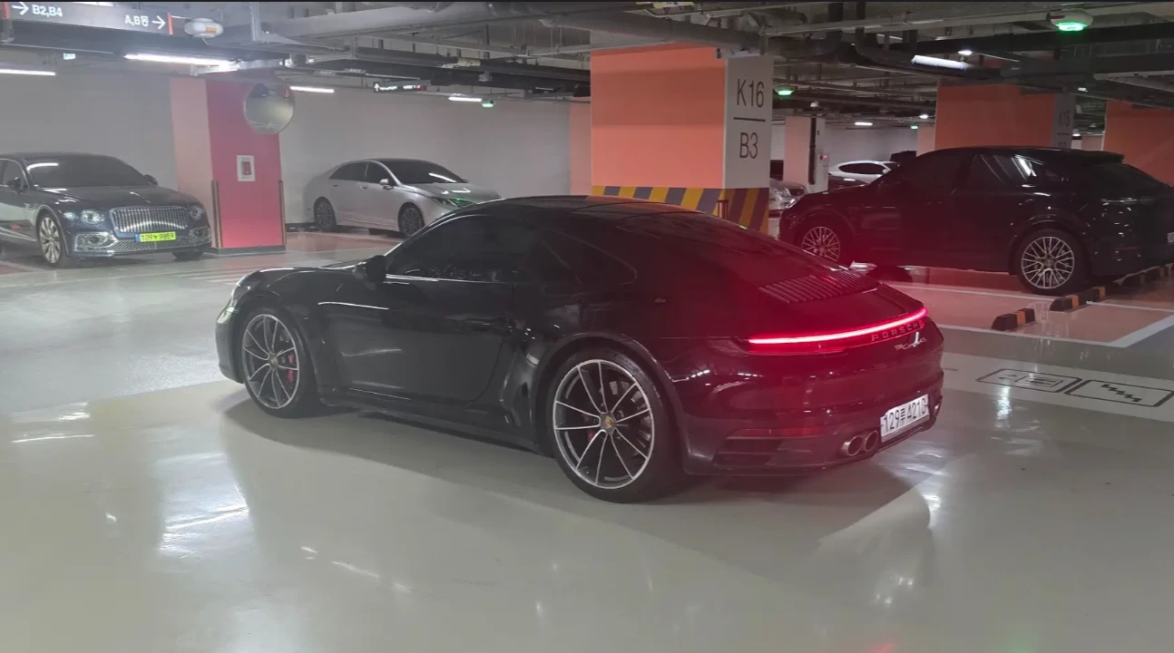 Porsche 911 CARRERA 4S, снимка 5 - Автомобили и джипове - 54815671