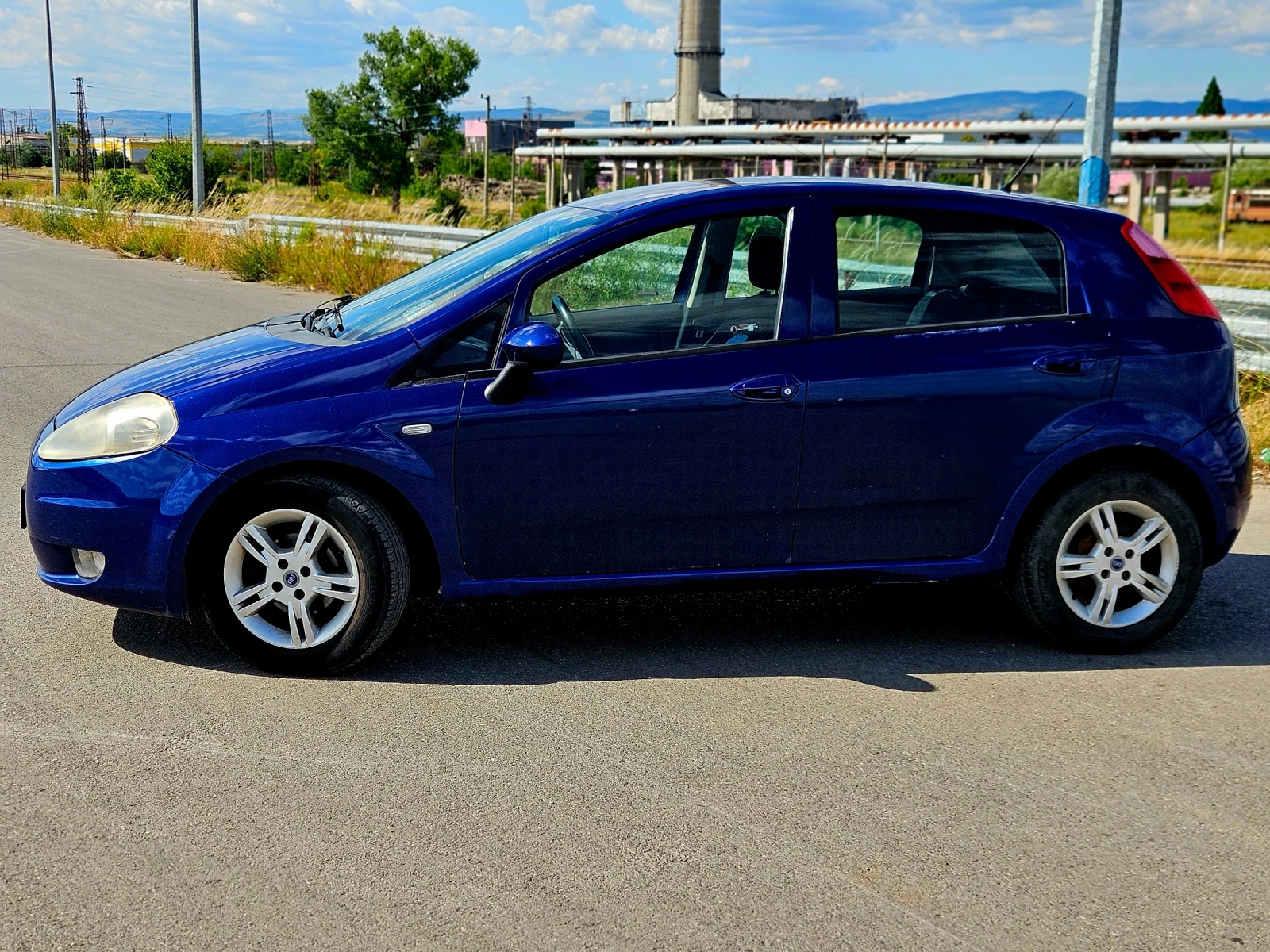 Fiat Punto 1.3 JTD///КЛИМАТИК/// 4 ВРАТИ, снимка 3 - Автомобили и джипове - 55508772