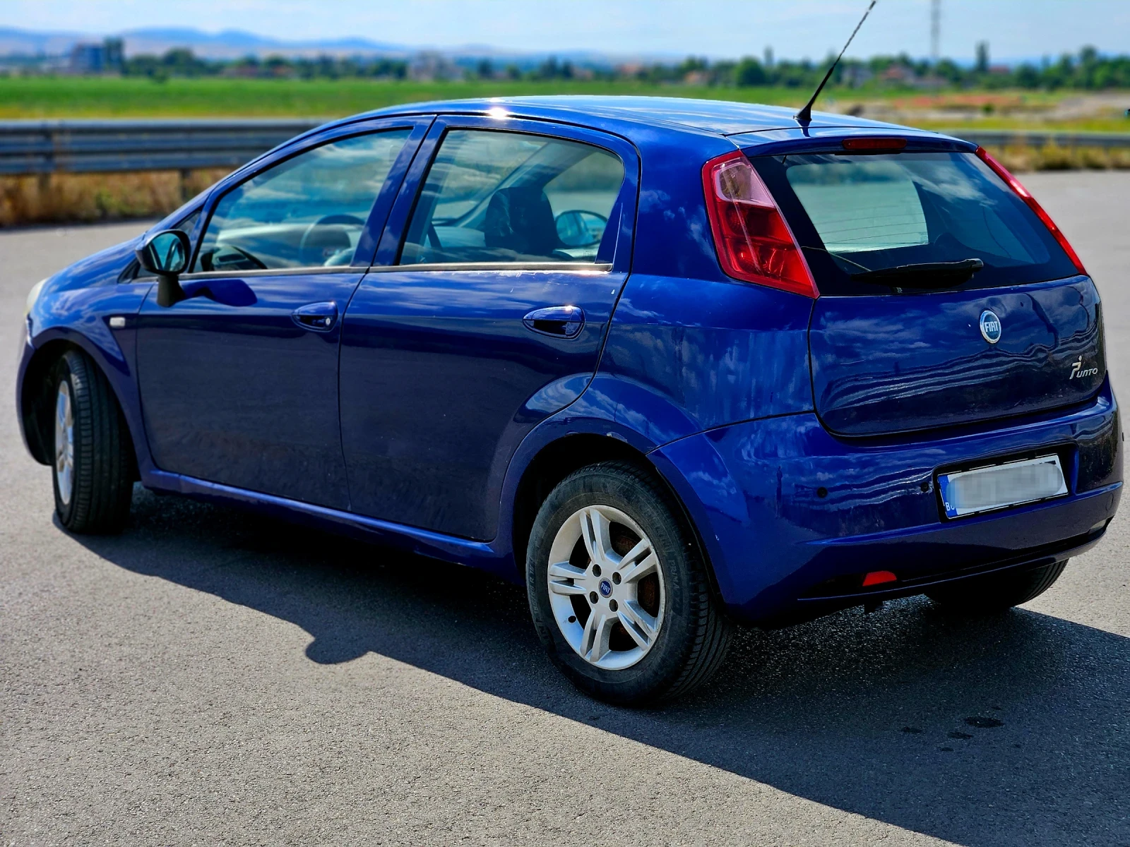 Fiat Punto 1.3 JTD///КЛИМАТИК/// 4 ВРАТИ, снимка 4 - Автомобили и джипове - 55508772