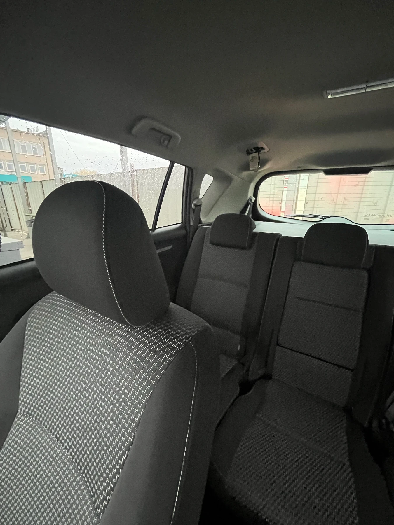 Toyota Verso 1.6 d4d, снимка 10 - Автомобили и джипове - 56157908