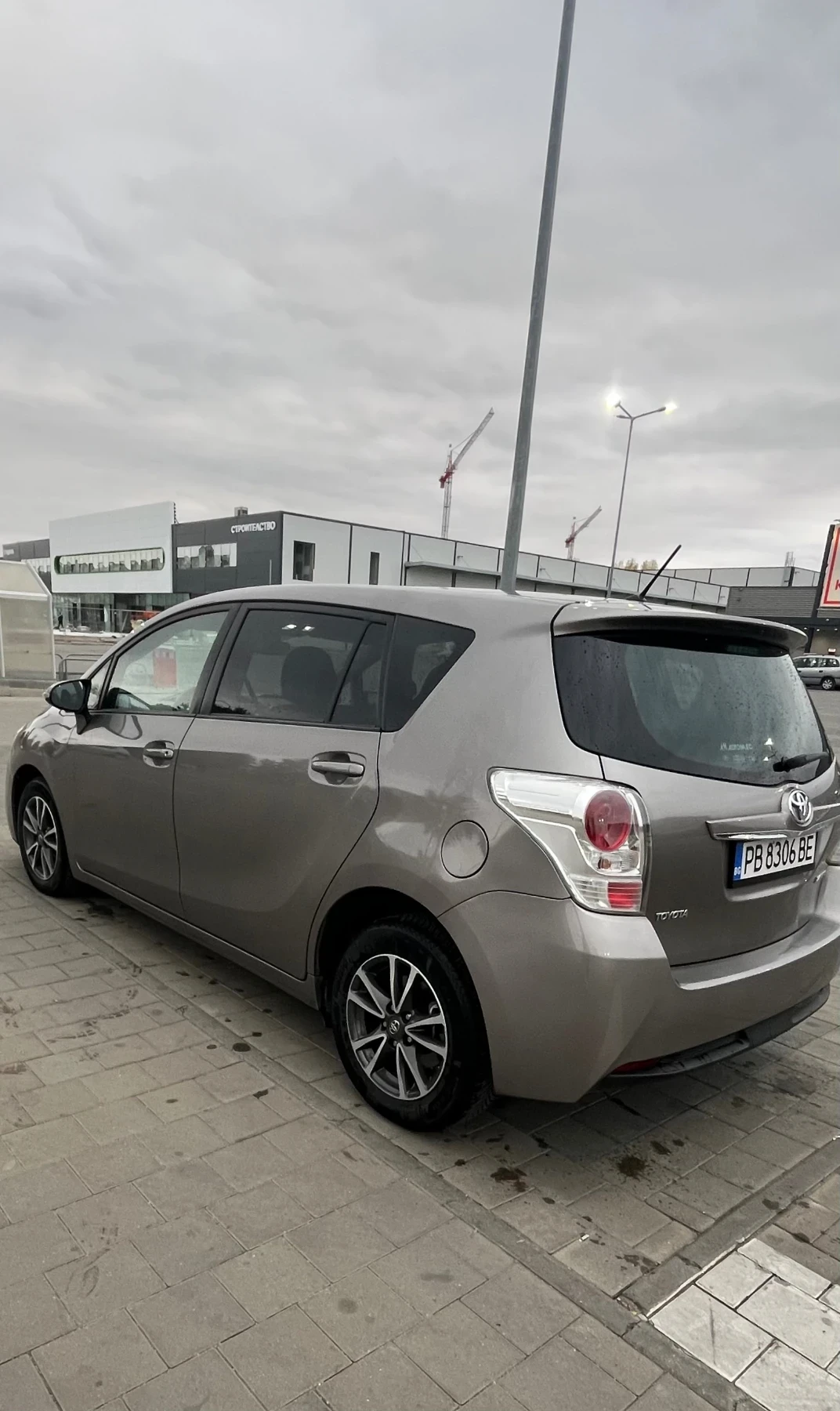 Toyota Verso 1.6 d4d, снимка 5 - Автомобили и джипове - 56157908