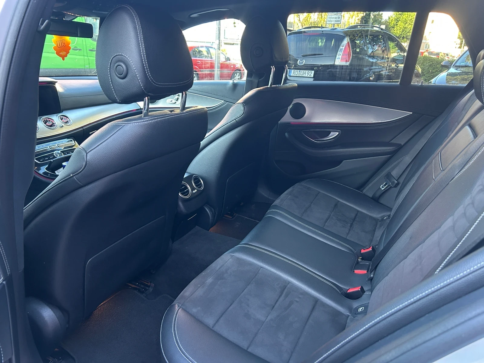Mercedes-Benz E 220 AMG, снимка 9 - Автомобили и джипове - 56170396