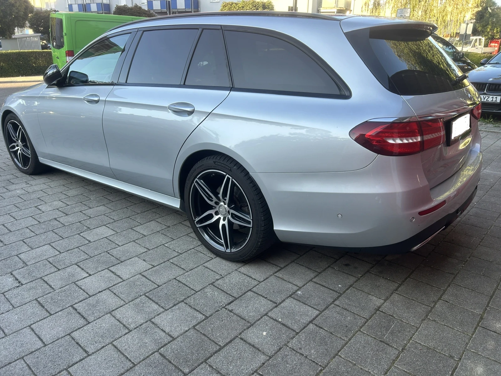 Mercedes-Benz E 220 AMG, снимка 4 - Автомобили и джипове - 56170396