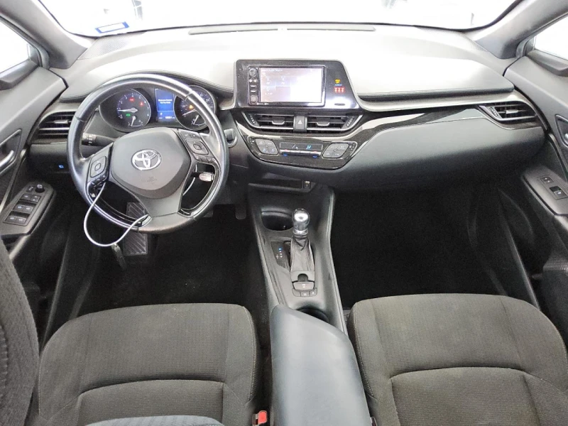 Toyota C-HR XLE , снимка 8 - Автомобили и джипове - 48618716