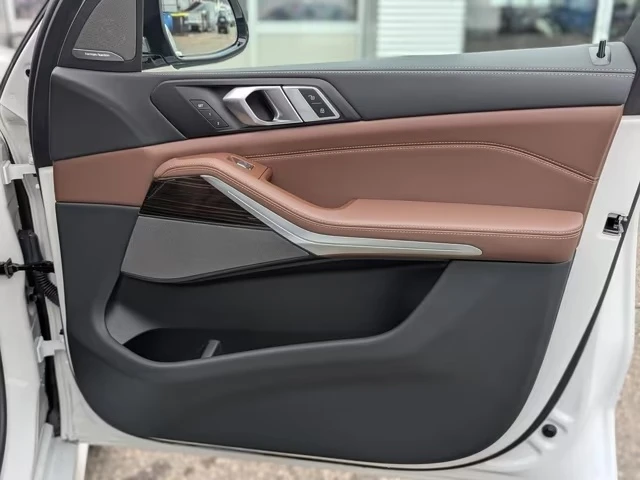 BMW X7 40i / M SPORT / HUD / 360 / H&K / SHADOW LINE /, снимка 14 - Автомобили и джипове - 55403259