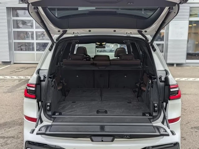 BMW X7 40i / M SPORT / HUD / 360 / H&K / SHADOW LINE /, снимка 10 - Автомобили и джипове - 55403259