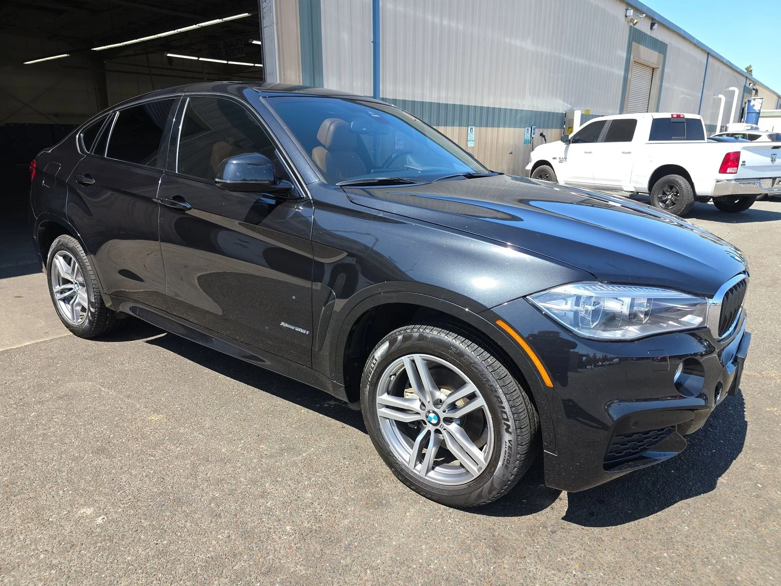 BMW X6 MPACK* ОБДУХ* B&O* 360* СЛ.ЛЕНТИ* HEADUP* М.ТОЧКА - изображение 3