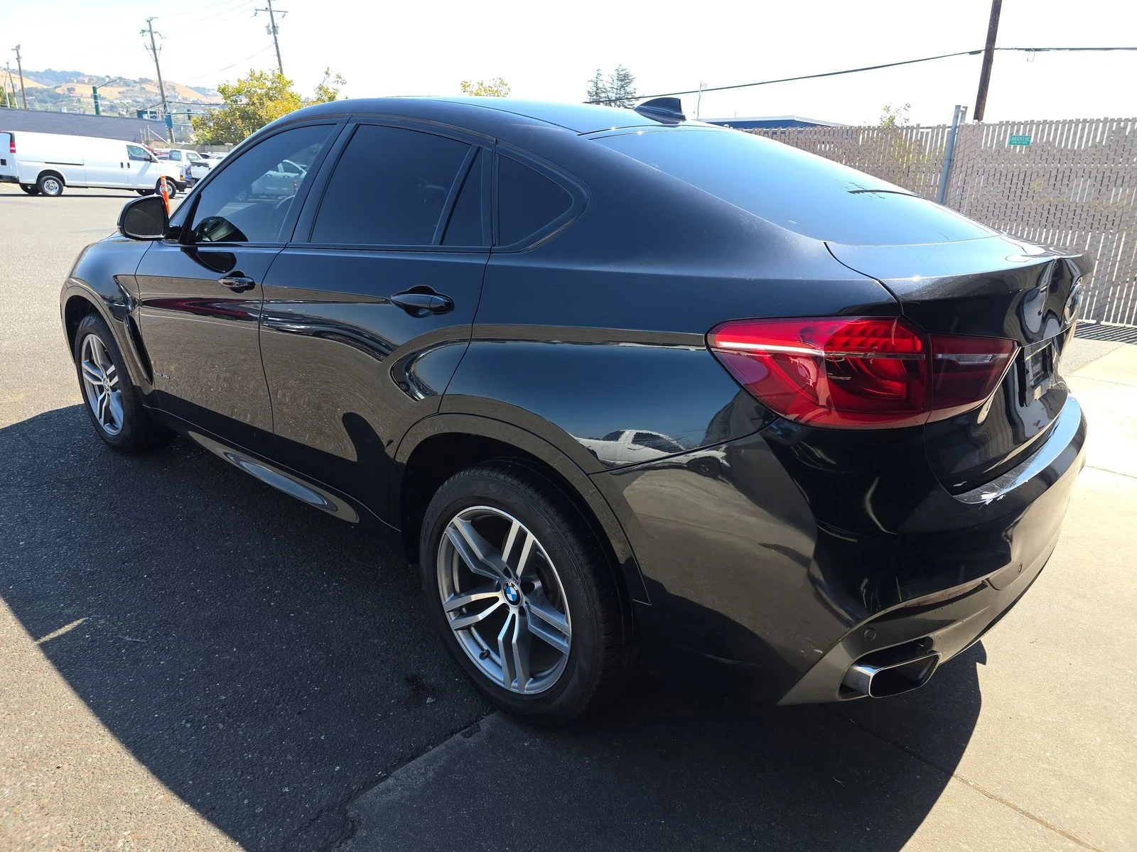 BMW X6 MPACK* ОБДУХ* B&O* 360* СЛ.ЛЕНТИ* HEADUP* М.ТОЧКА - изображение 6