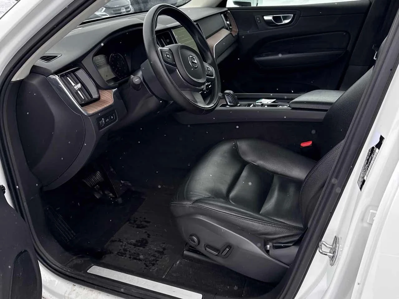 Volvo XC60 Inscription Expression  CARFAX, снимка 5 - Автомобили и джипове - 53734765