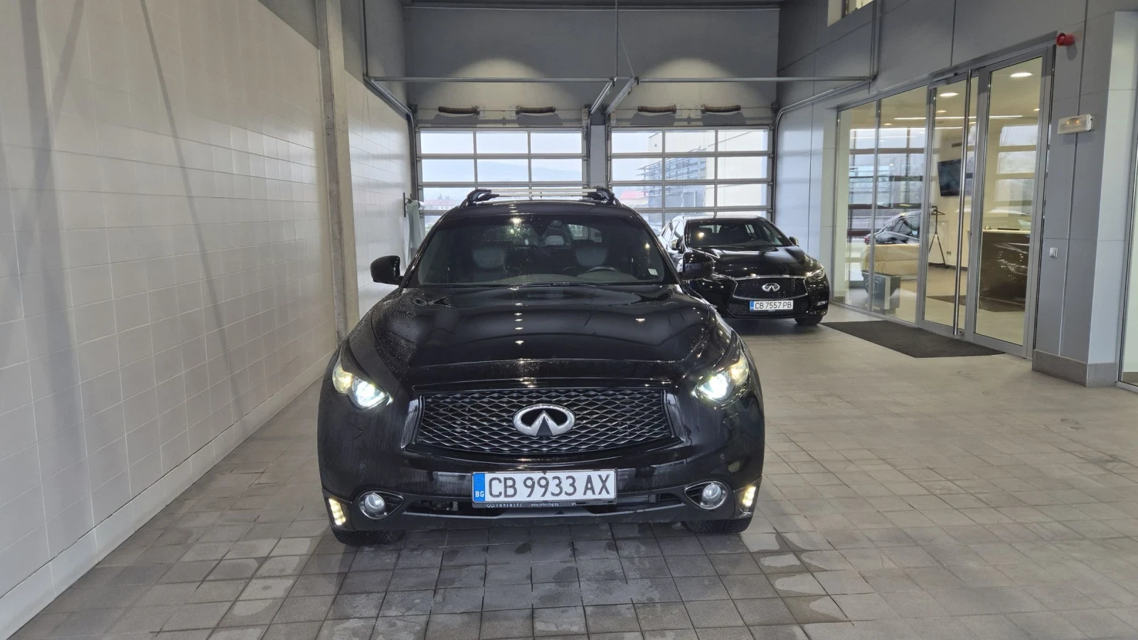 Infiniti QX70 S