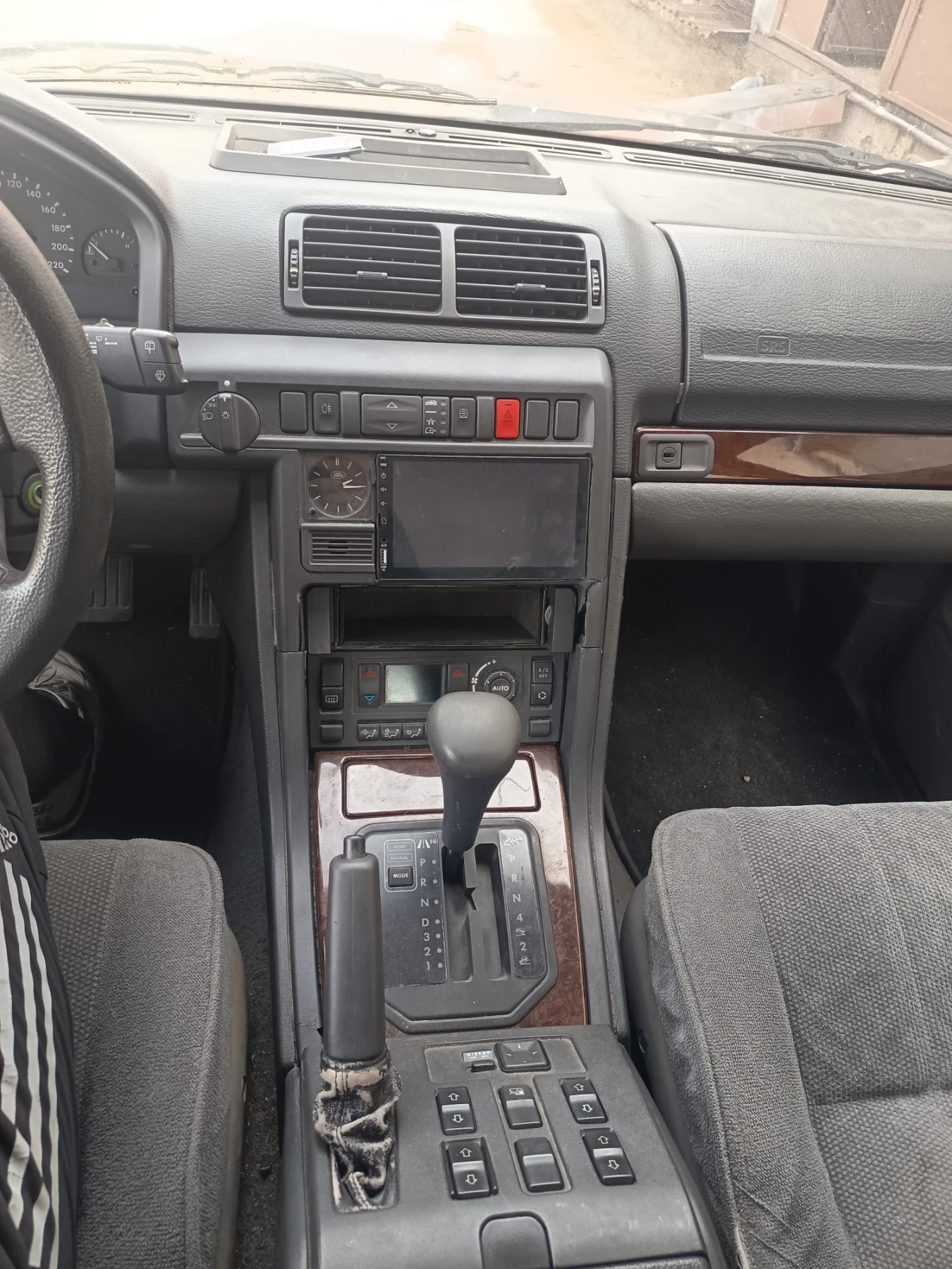 Land Rover Range rover, снимка 8 - Автомобили и джипове - 54007559