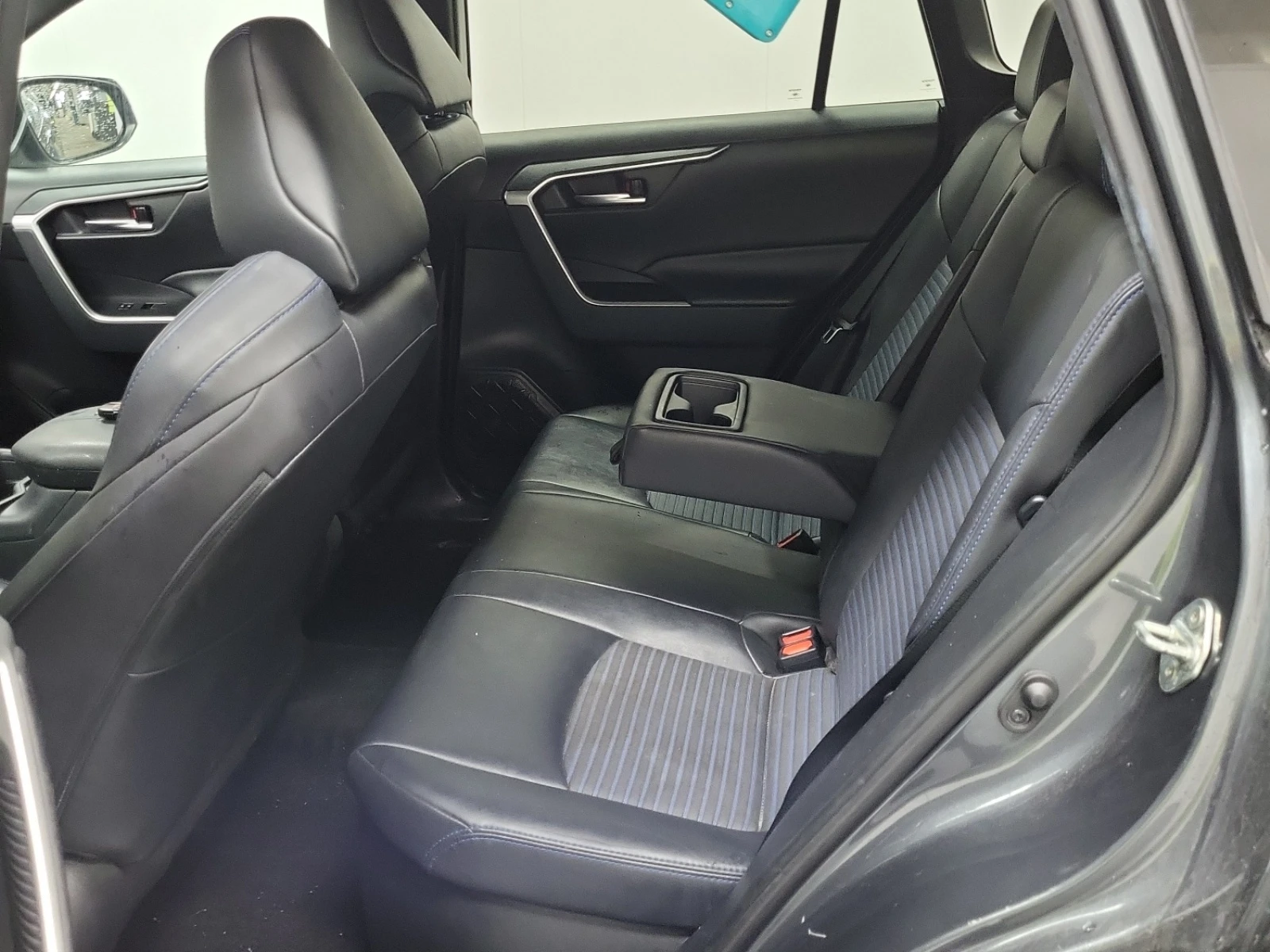 Toyota Rav4 HYBRID XLE * * CARFAX * * АВТО КРЕДИТ * * , снимка 8 - Автомобили и джипове - 54545153