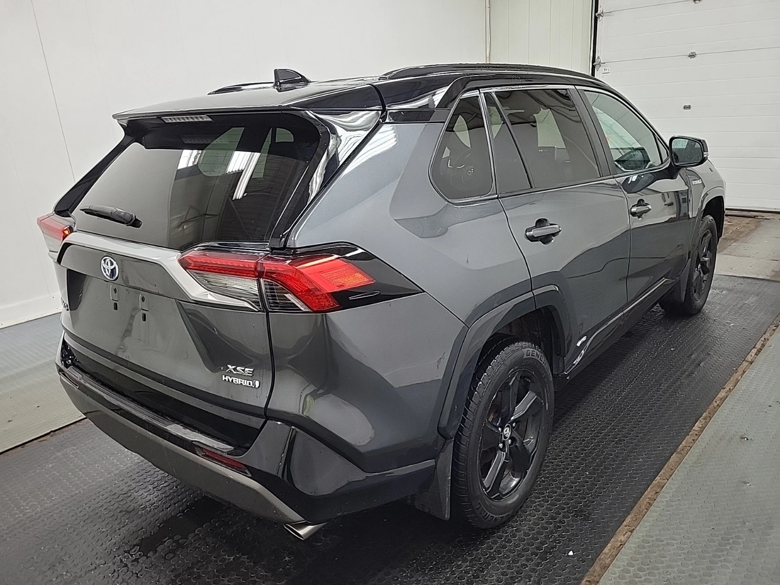 Toyota Rav4 HYBRID XLE * * CARFAX * * АВТО КРЕДИТ * * , снимка 3 - Автомобили и джипове - 54545153