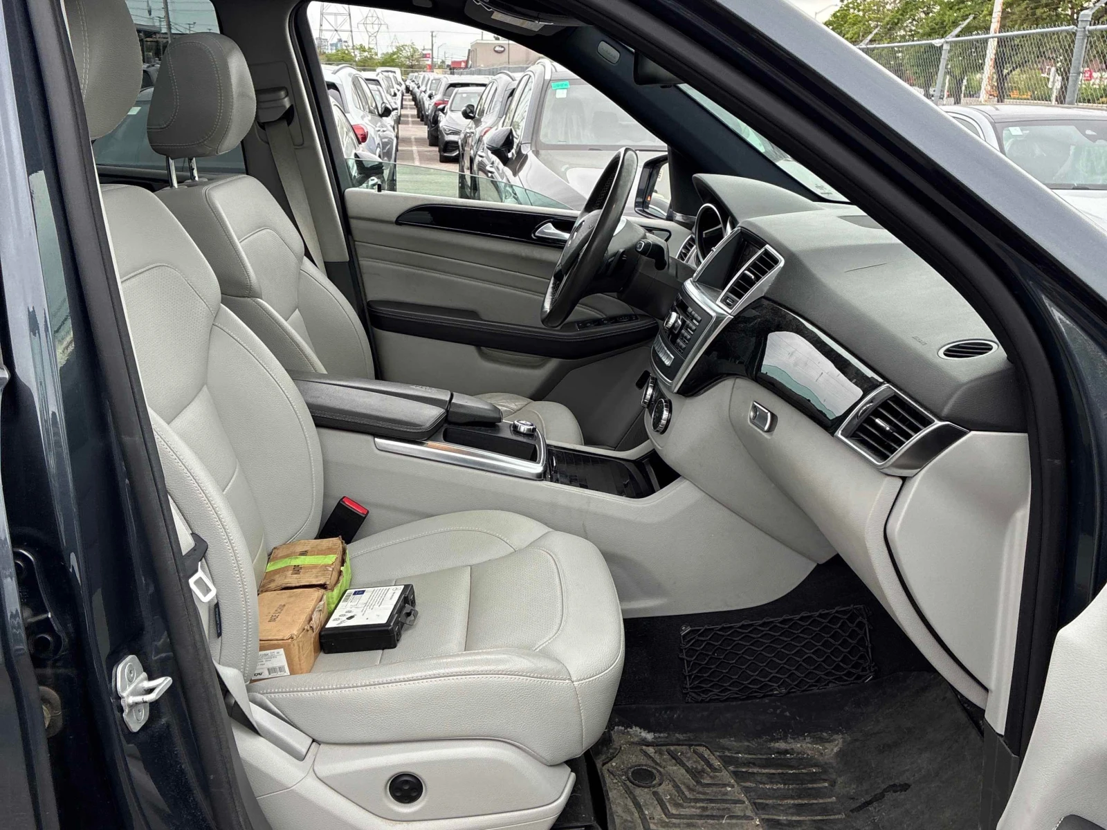 Mercedes-Benz ML 350 D * 360 КАМЕРА * НА ПРУЖИНИ * 2015 * CARFAX * , снимка 10 - Автомобили и джипове - 54900844