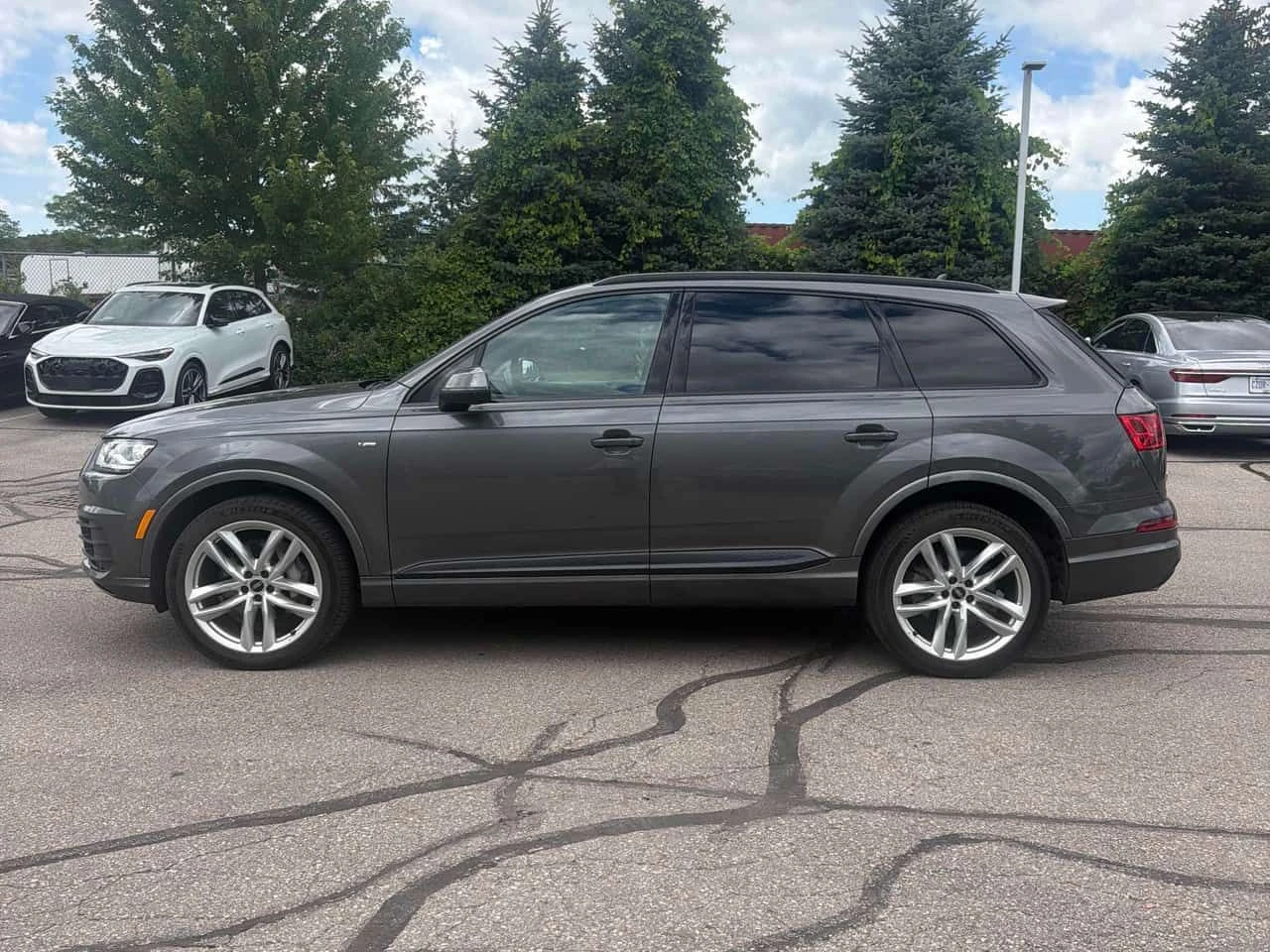 Audi Q7 * Progressiv * АВТОКРЕДИТ БЕЗ ПЪРВОНАЧАЛНА ВНОСКА*, снимка 2 - Автомобили и джипове - 55205848