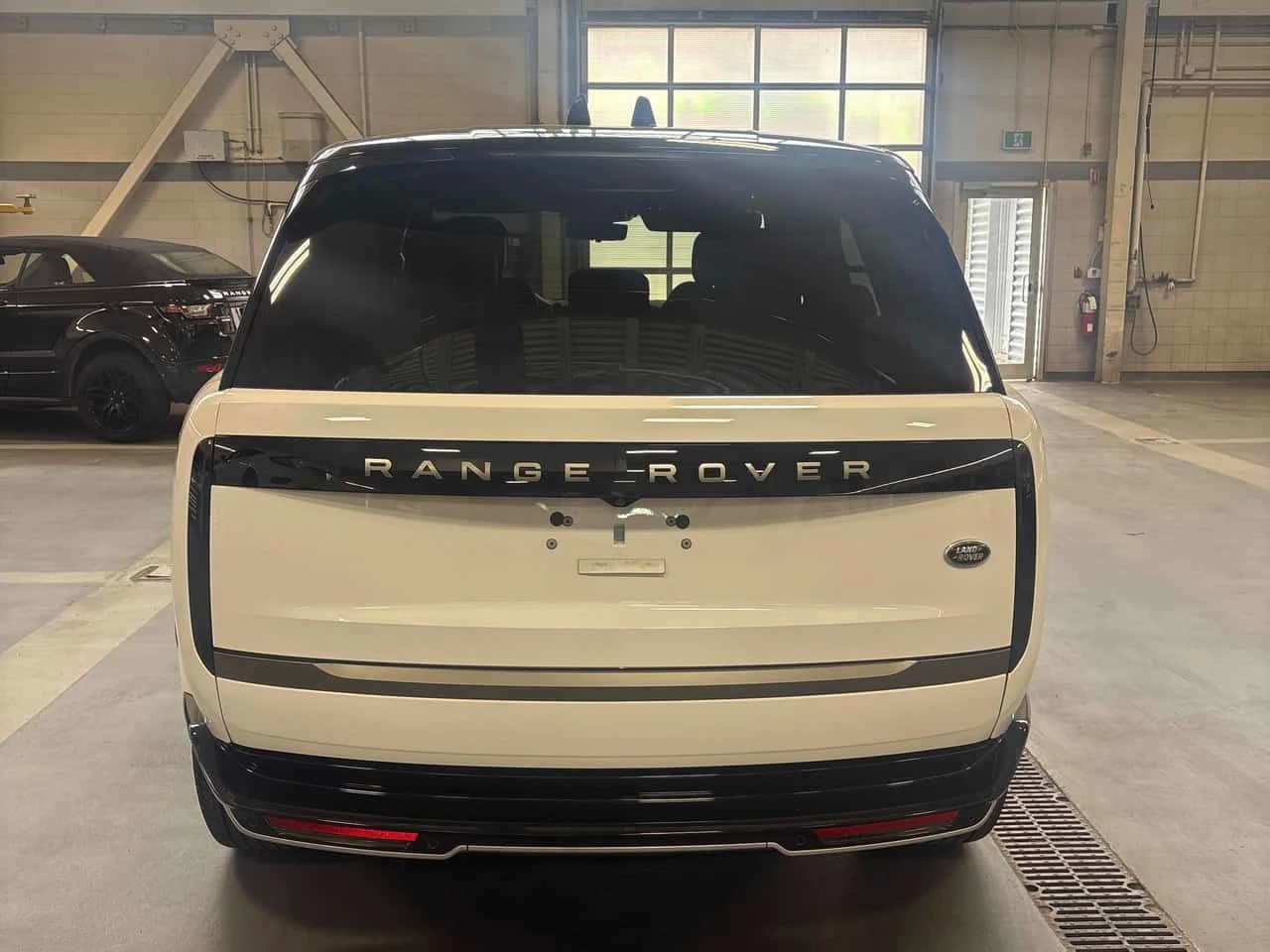 Land Rover Range rover * SE * АВТОКРЕДИТ БЕЗ ПЪРВОНАЧАЛНА ВНОСКА* , снимка 4 - Автомобили и джипове - 55546384