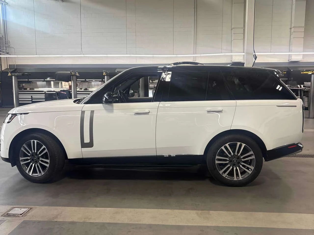 Land Rover Range rover * SE * АВТОКРЕДИТ БЕЗ ПЪРВОНАЧАЛНА ВНОСКА* , снимка 2 - Автомобили и джипове - 55546384