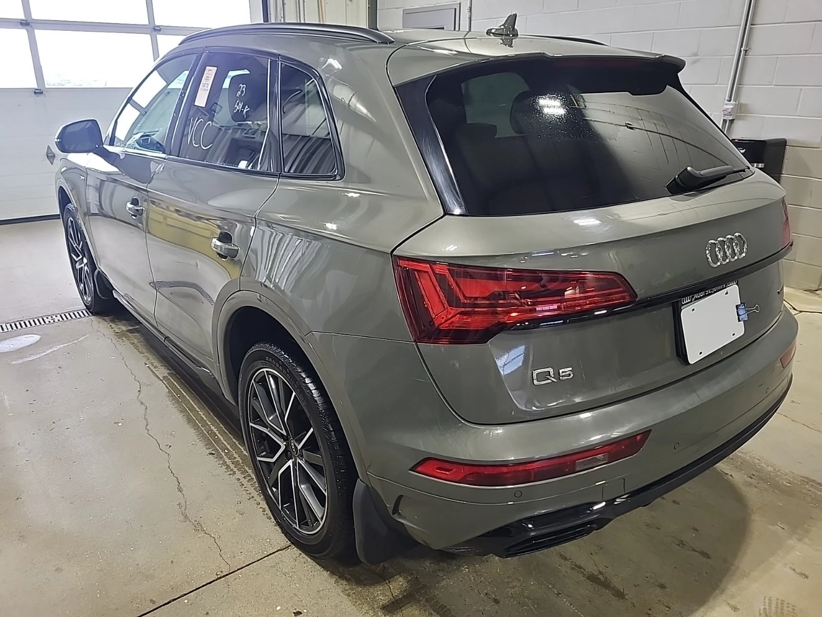 Audi Q5  45 Tfsi Quattro Progressiv / ДИСТРОНИК / 360 , снимка 4 - Автомобили и джипове - 55898110