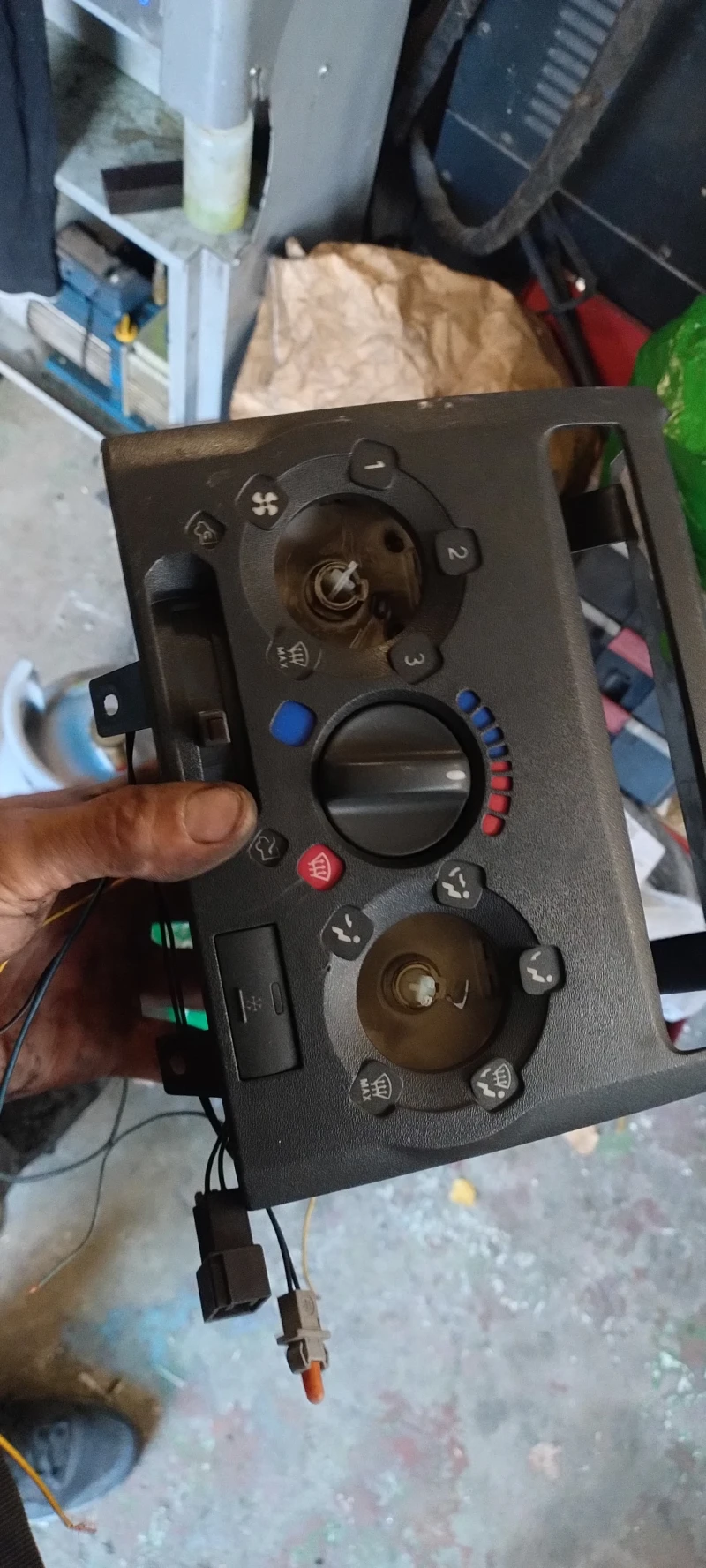 Fiat Ducato Продавам оригинален Двоен климатик , снимка 6 - Бусове и автобуси - 52328609