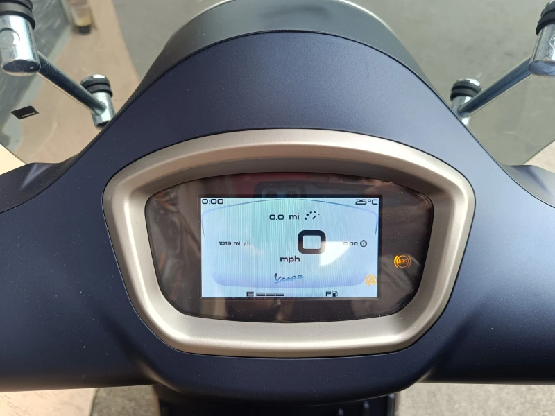 Vespa GTS 300, снимка 7 - Мотоциклети и мототехника - 51036542