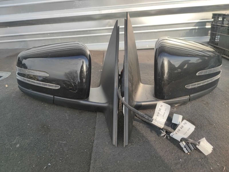 Огледала ляво дясно огледало Mercedes W204 Facelift с двоен мигач A2048100976 A2048101076