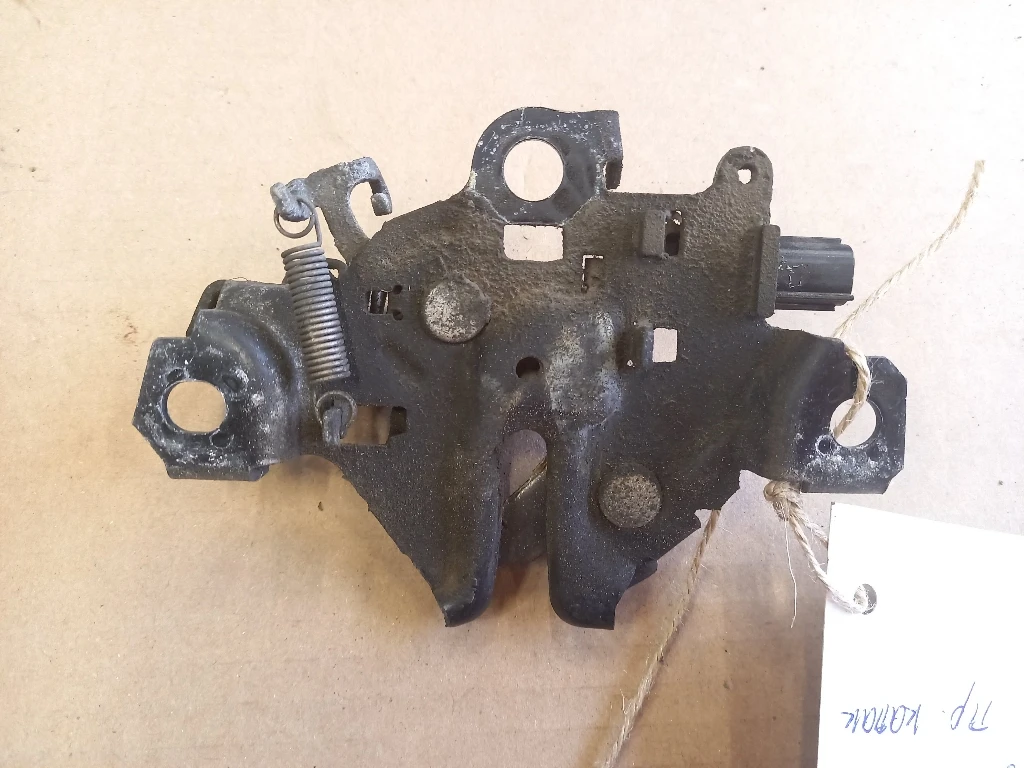 Ключалка преден капак Тойота Рав4 2.2дкат (9)