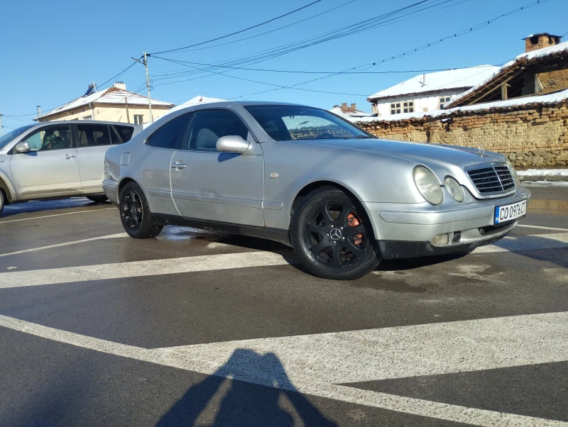 Mercedes-Benz CLK 200, снимка 3 - Автомобили и джипове - 48506158