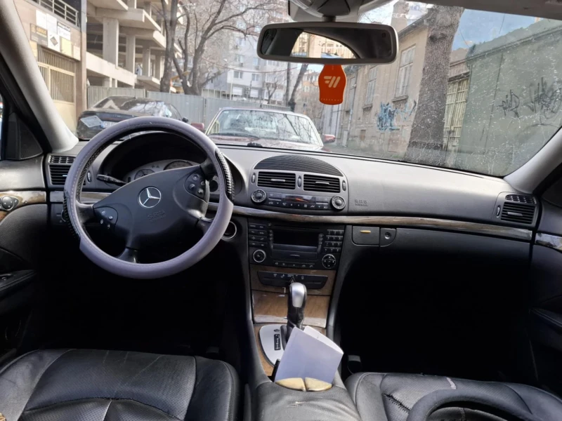 Mercedes-Benz E 270, снимка 9 - Автомобили и джипове - 49128353