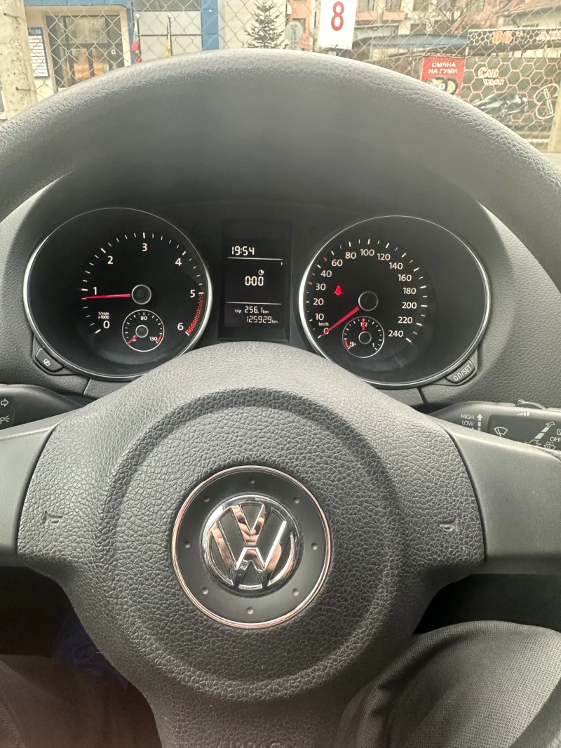 VW Golf, снимка 3 - Автомобили и джипове - 49144627