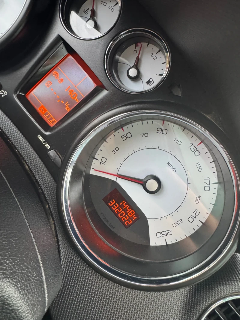 Peugeot 308 Sw Allure, снимка 13 - Автомобили и джипове - 52405331